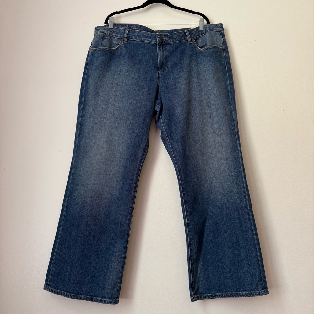 NWT Talbots Signature Bootcut Jeans Classic Medium Wash – Size 22 women's Petite